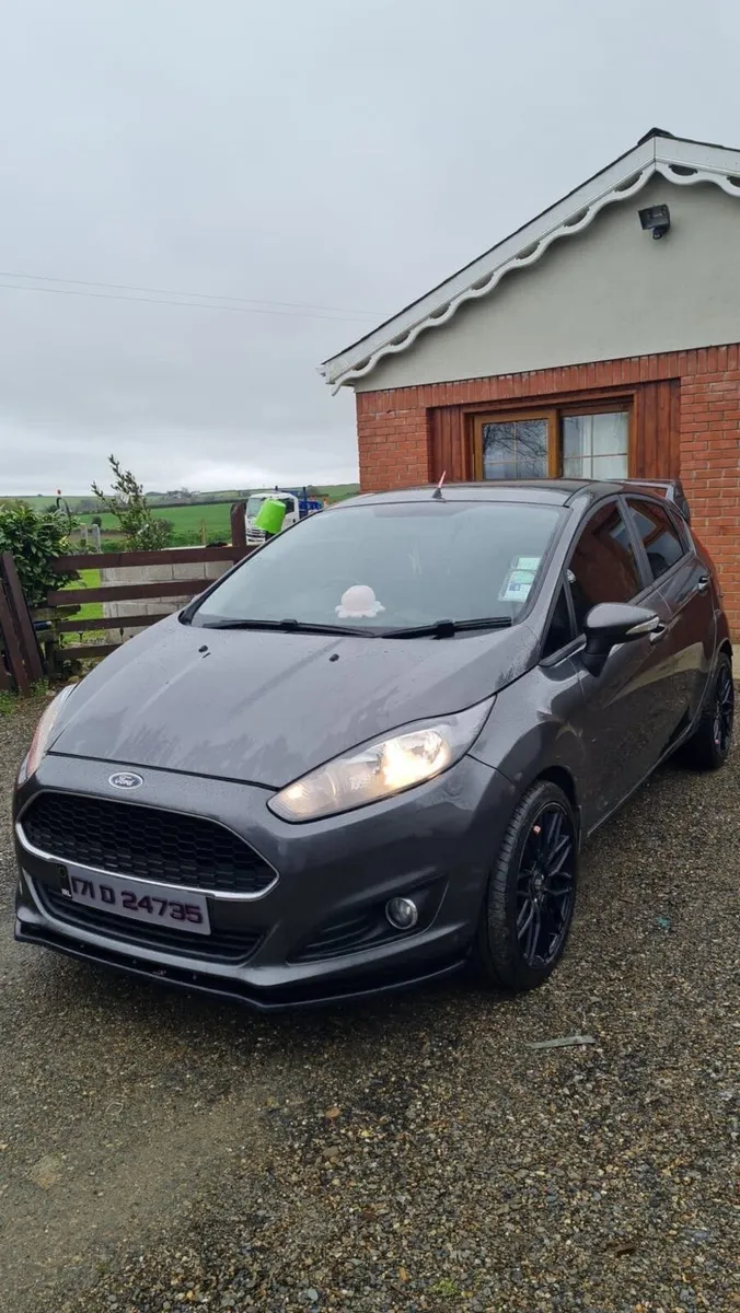 Ford Fiesta Zetec 1.0 ECO - Image 1