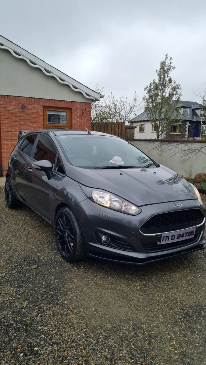 Ford Fiesta Zetec 1.0 ECO - Image 2