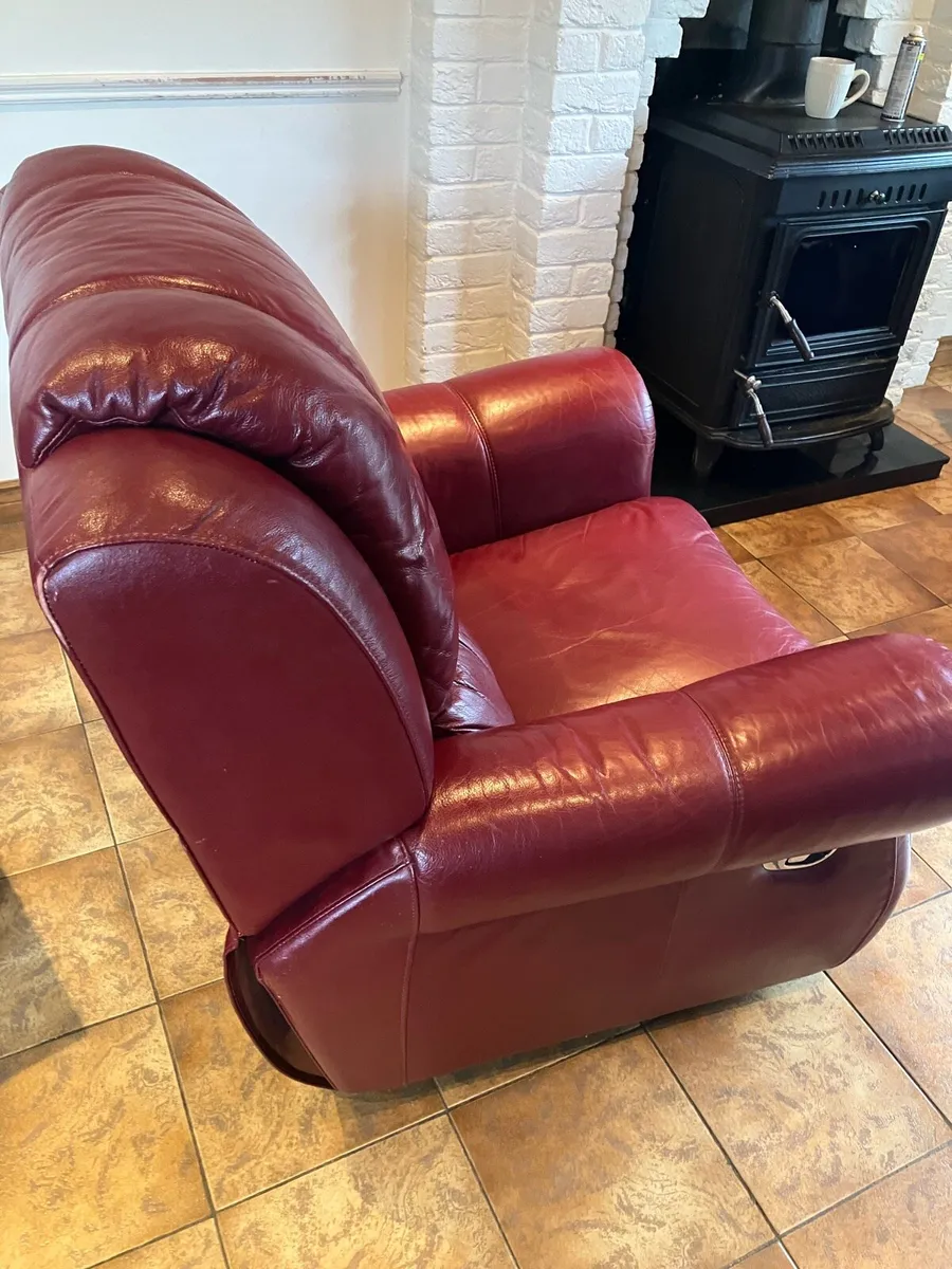 2 leather recliner armchairs - Image 2