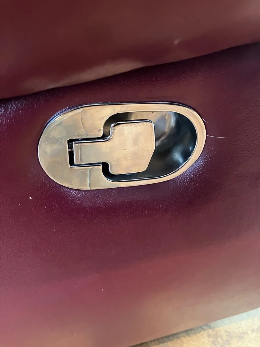 2 leather recliner armchairs - Image 3