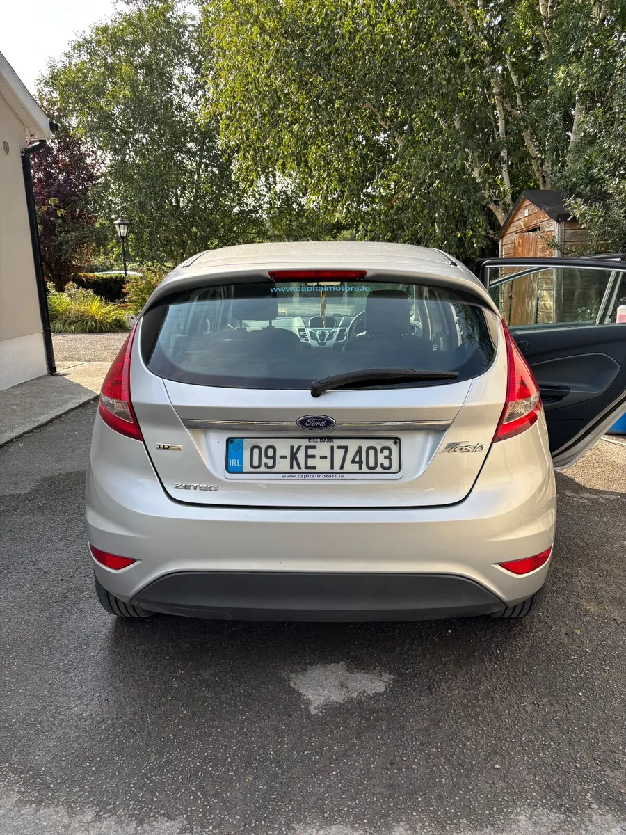 2009 Ford Fiesta - Image 4