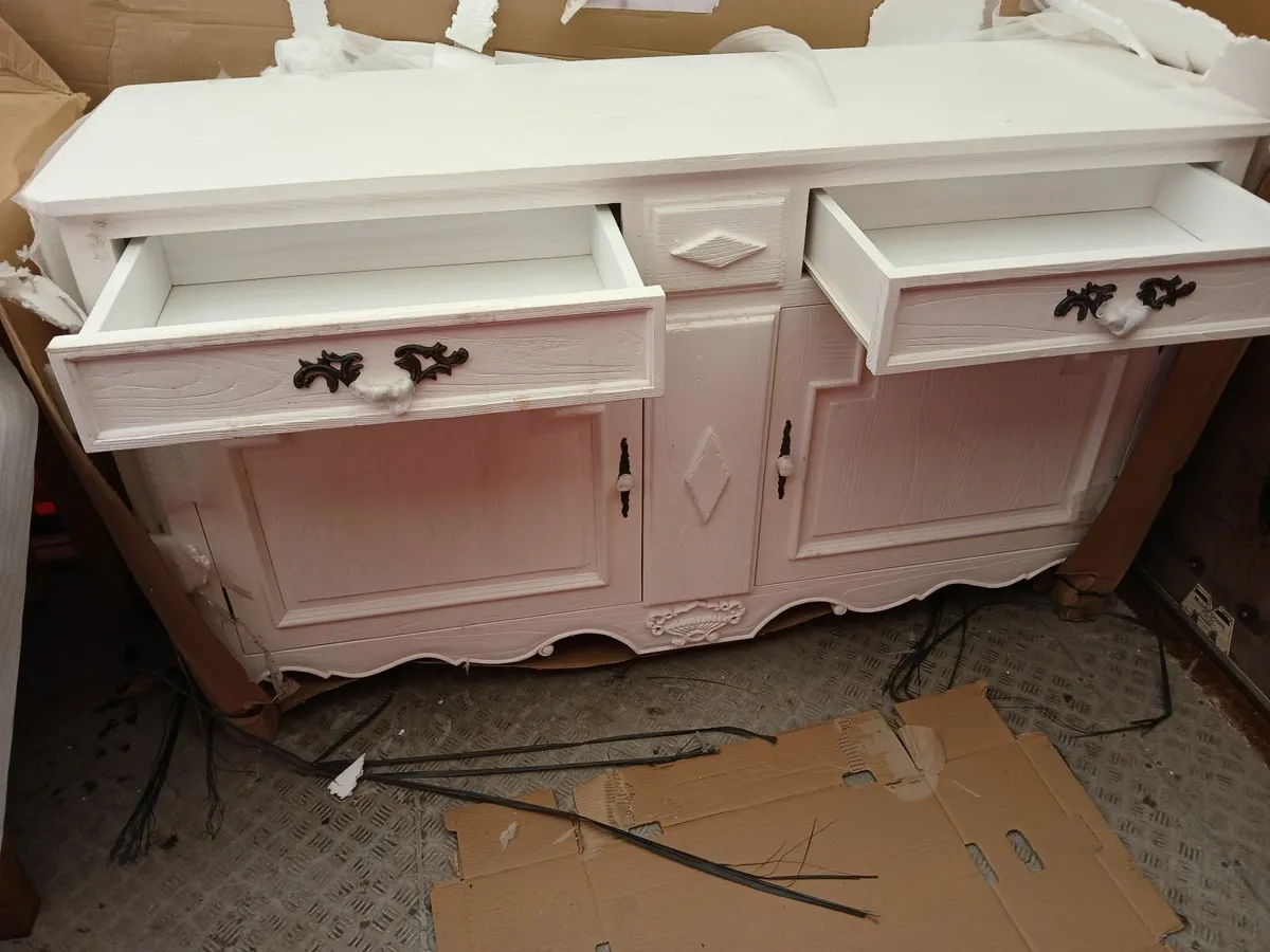 Kitchen cabbinet dresser  old style  new.... - Image 2