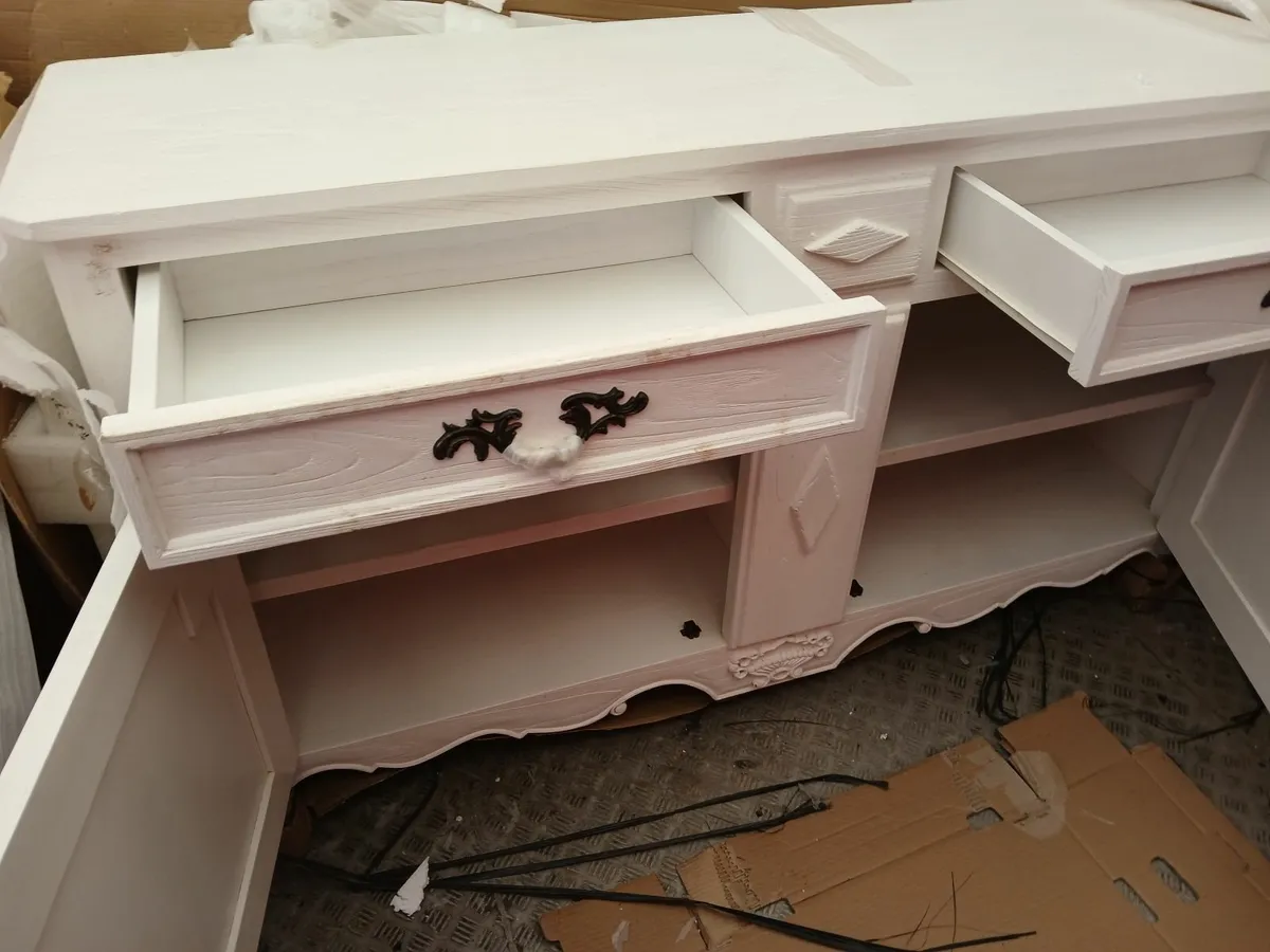 Kitchen cabbinet dresser  old style  new.... - Image 3