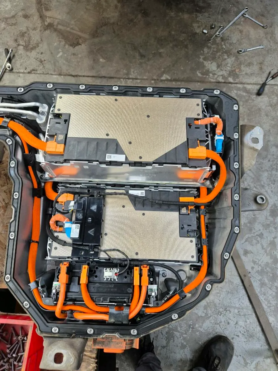 ELECTRIC AND HYBRID CAR REPAIR - Image 1