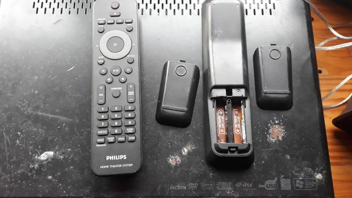 Philips Home Theater System  (Broken) - Image 2