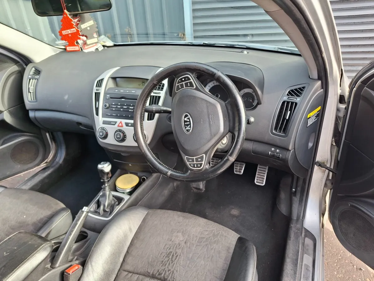 Kia Ceed 2008 - Image 2