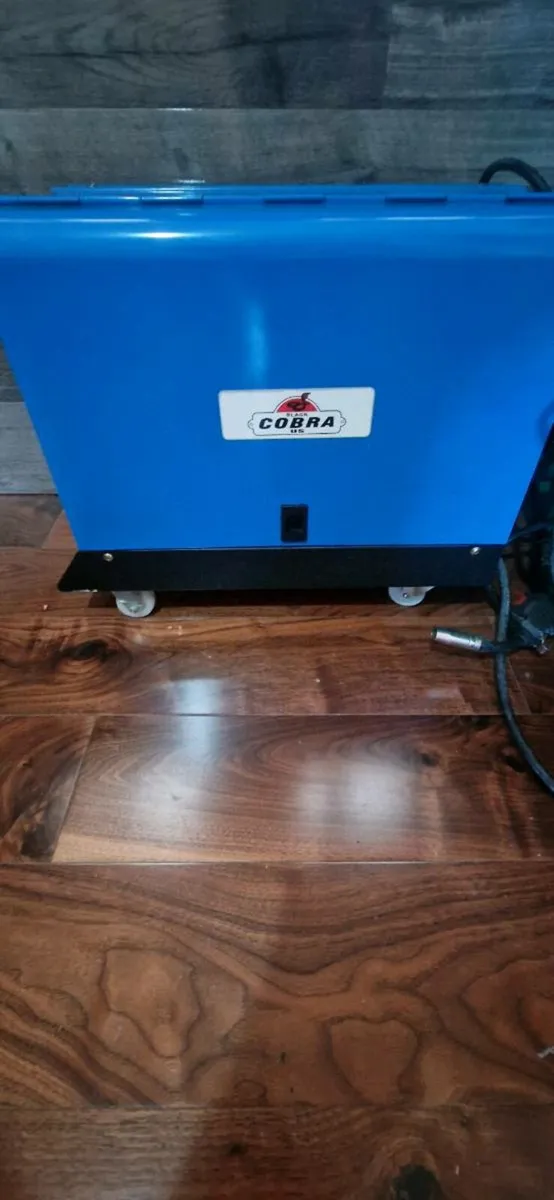 Mig welder - Image 1