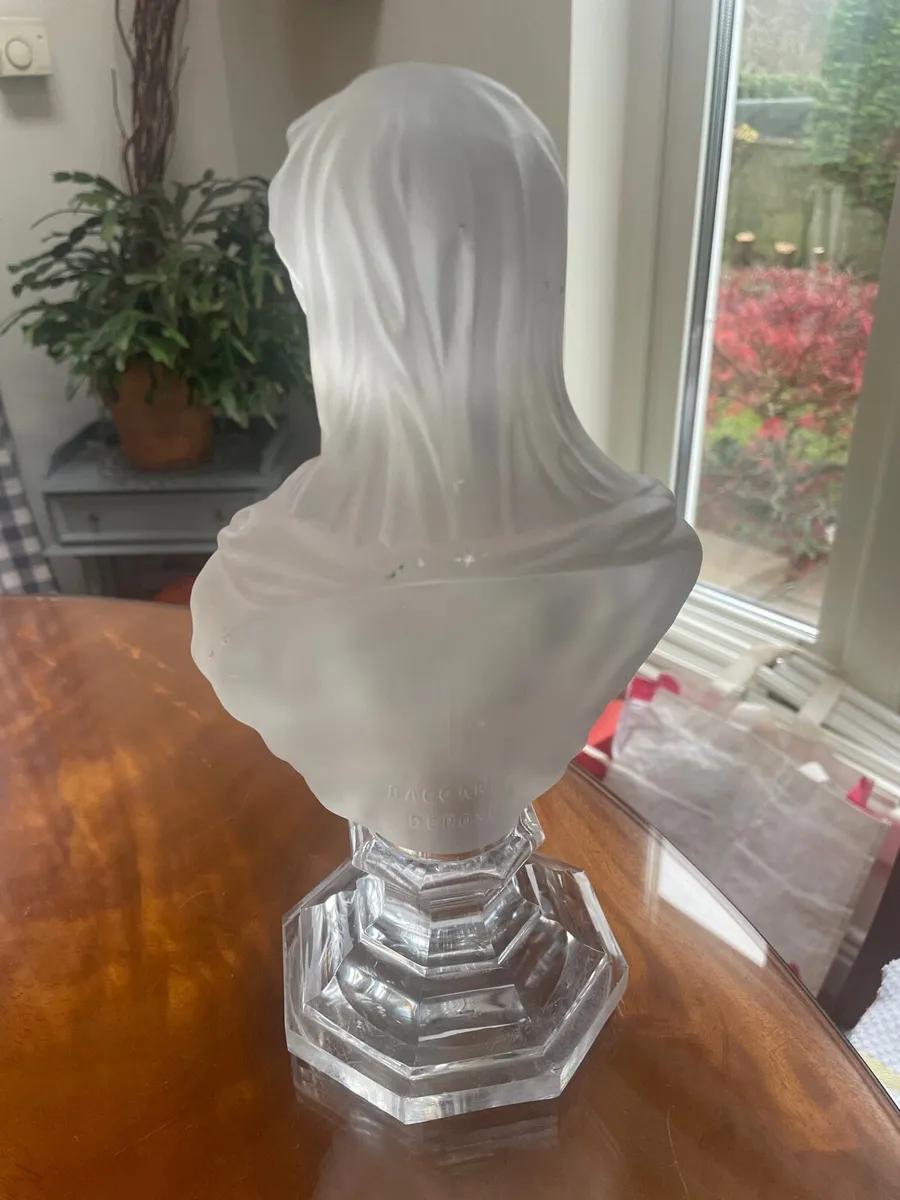 Baccarat Crystal Madonna Bust. - Image 4