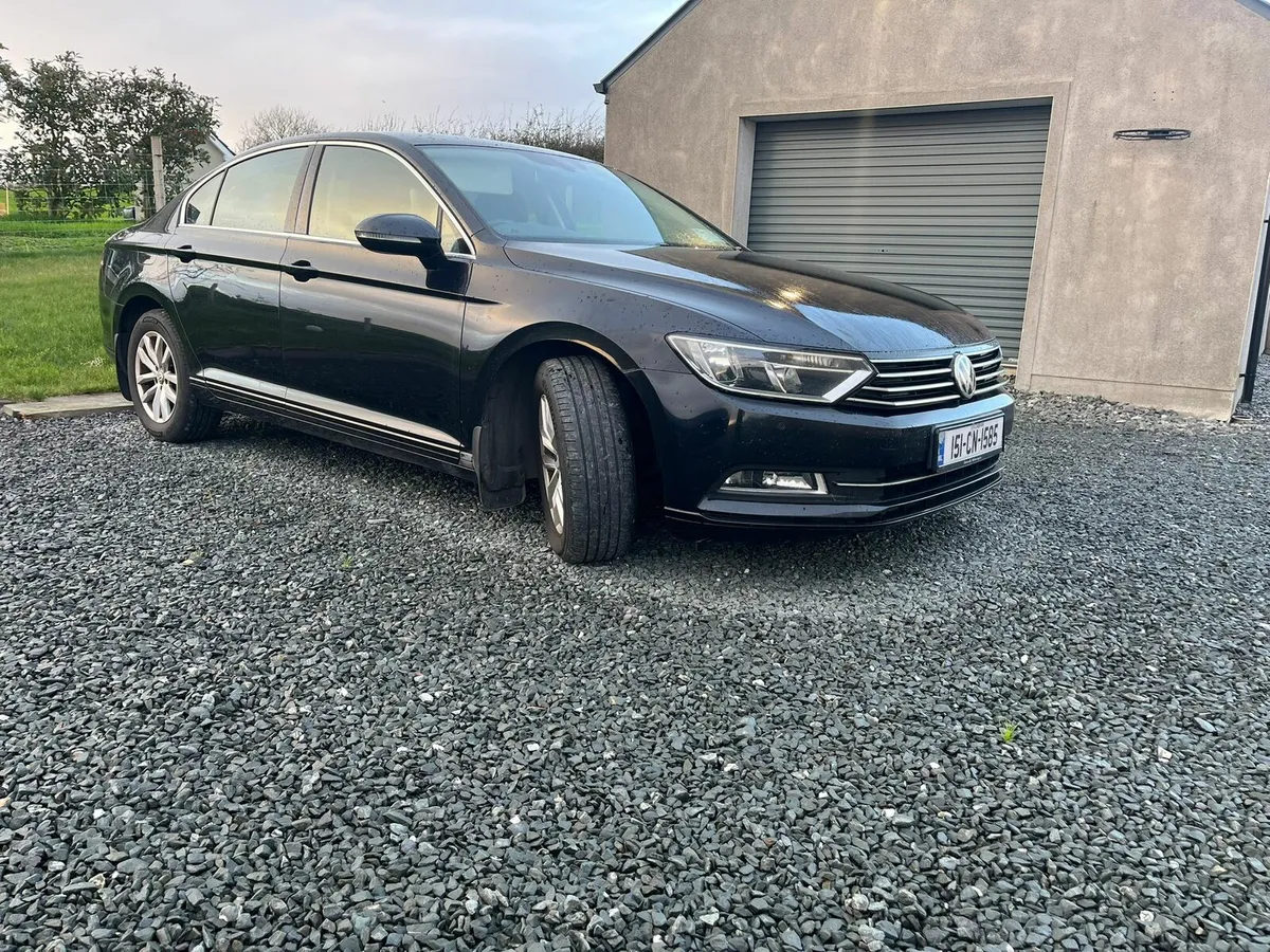 Volkswagen Passat 2015 - Image 2