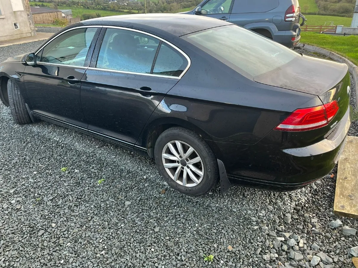 Volkswagen Passat 2015 - Image 3