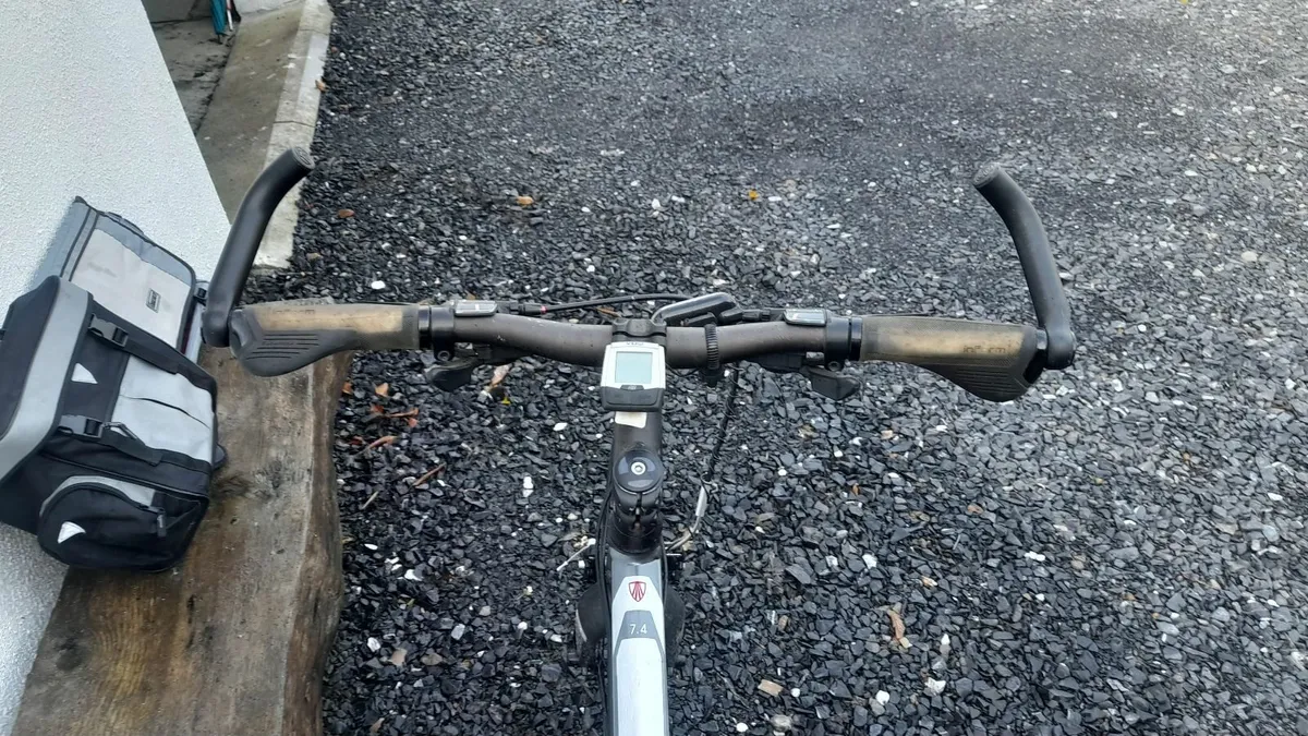 Trek FX 7.4 Bicycle with Panniers - Image 2