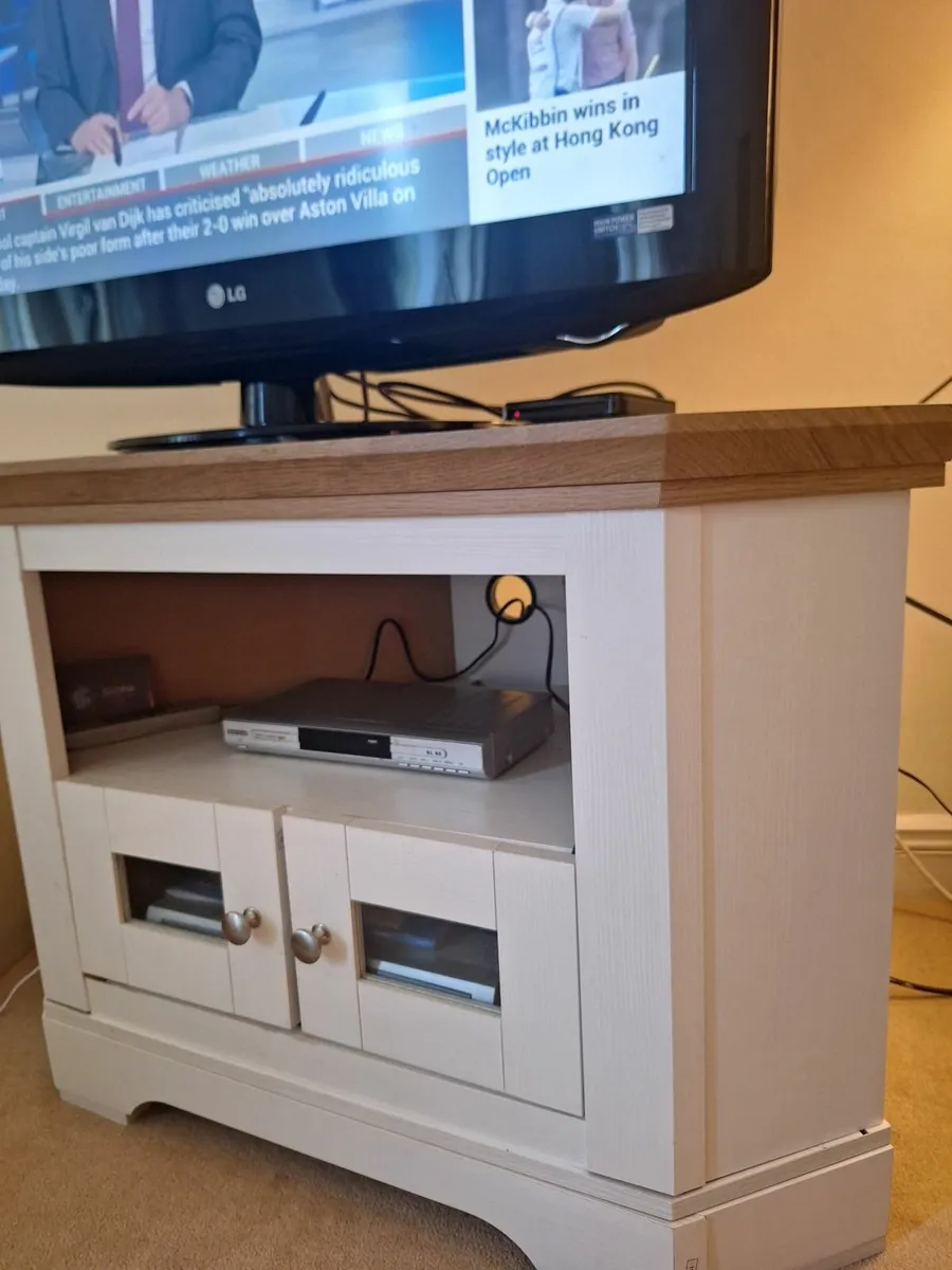 T V unit cream wood - Image 4