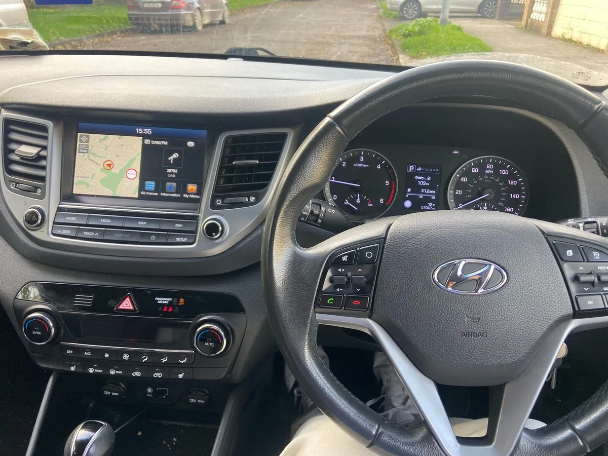 Hyundai Tucson 2018 automatic low mileage - Image 4