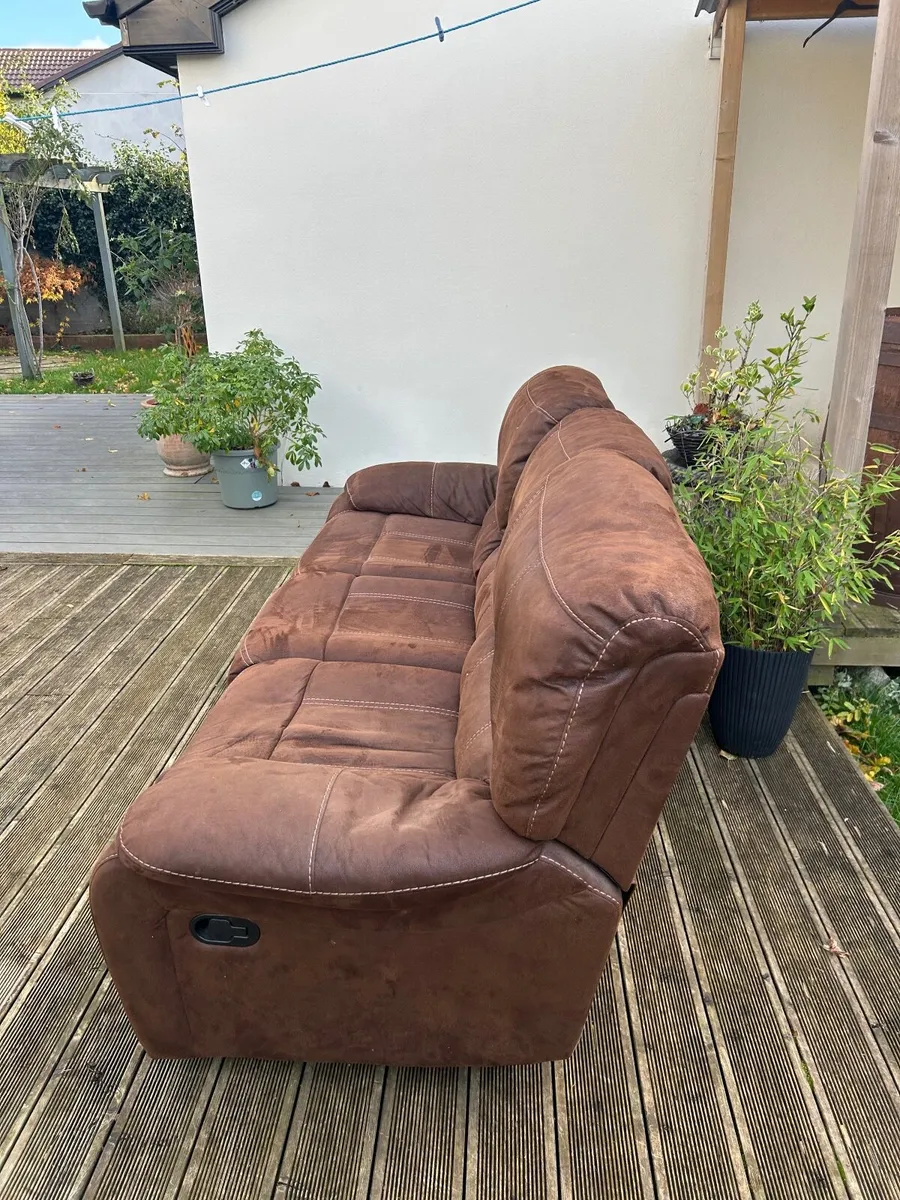 Great condition suede 3 seater / 2 recliner couch - Image 2