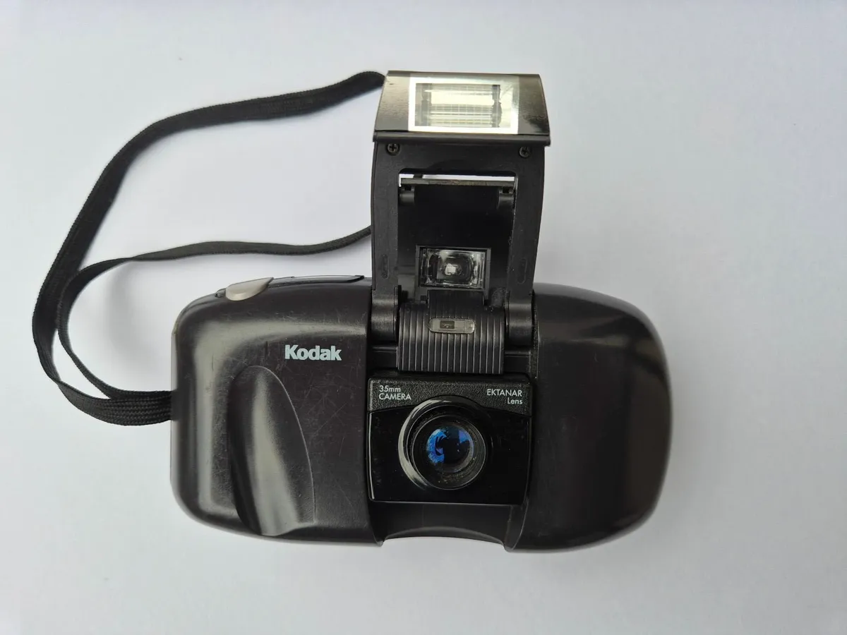 vintage camera - Image 2