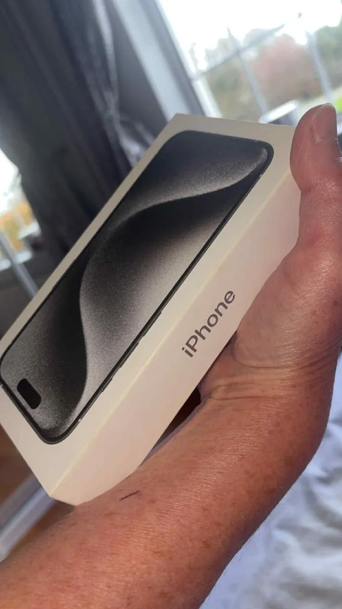 iPhone 15 pro - Image 4