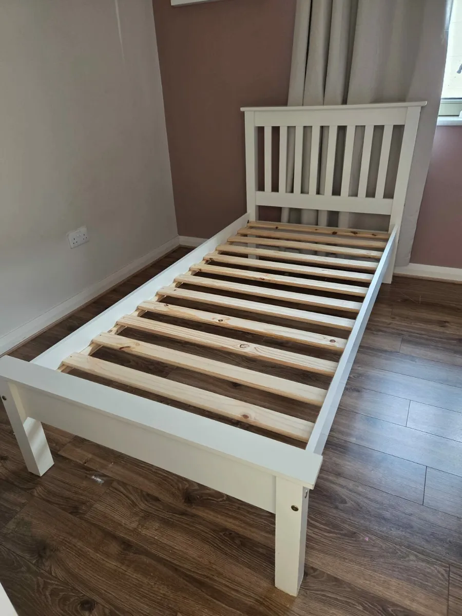 Single bed frame - Image 1