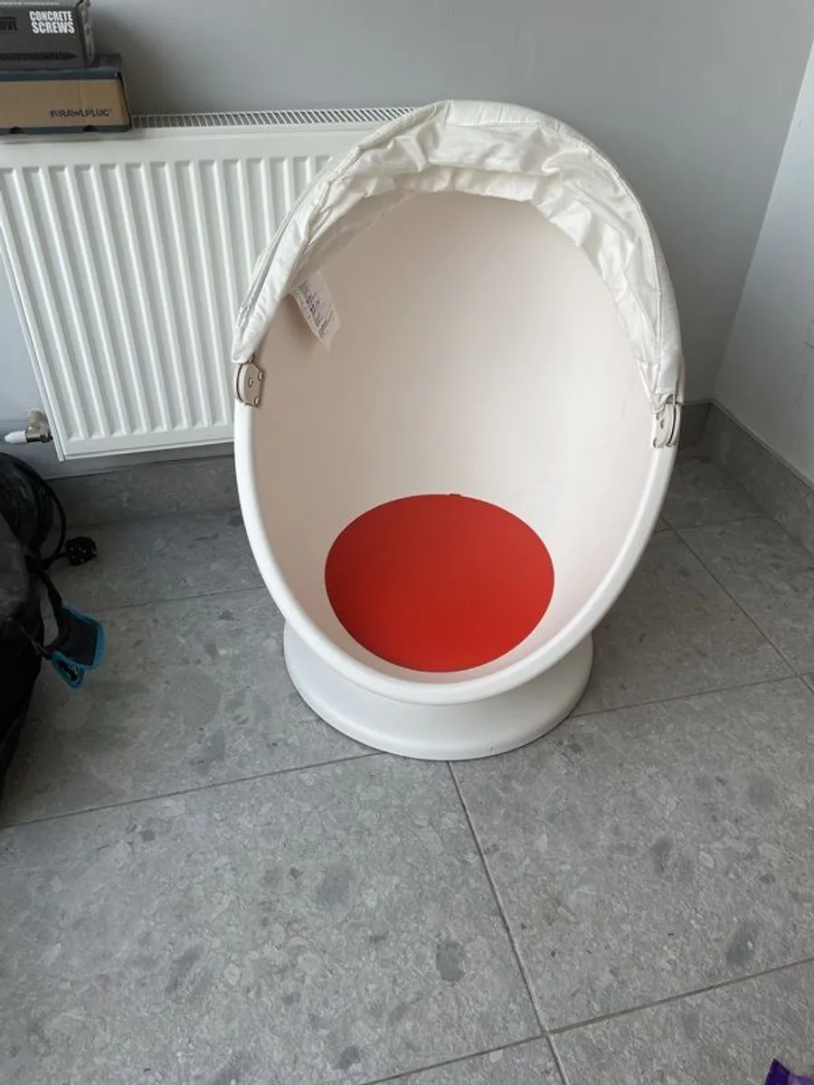 childrens chair - Image 1