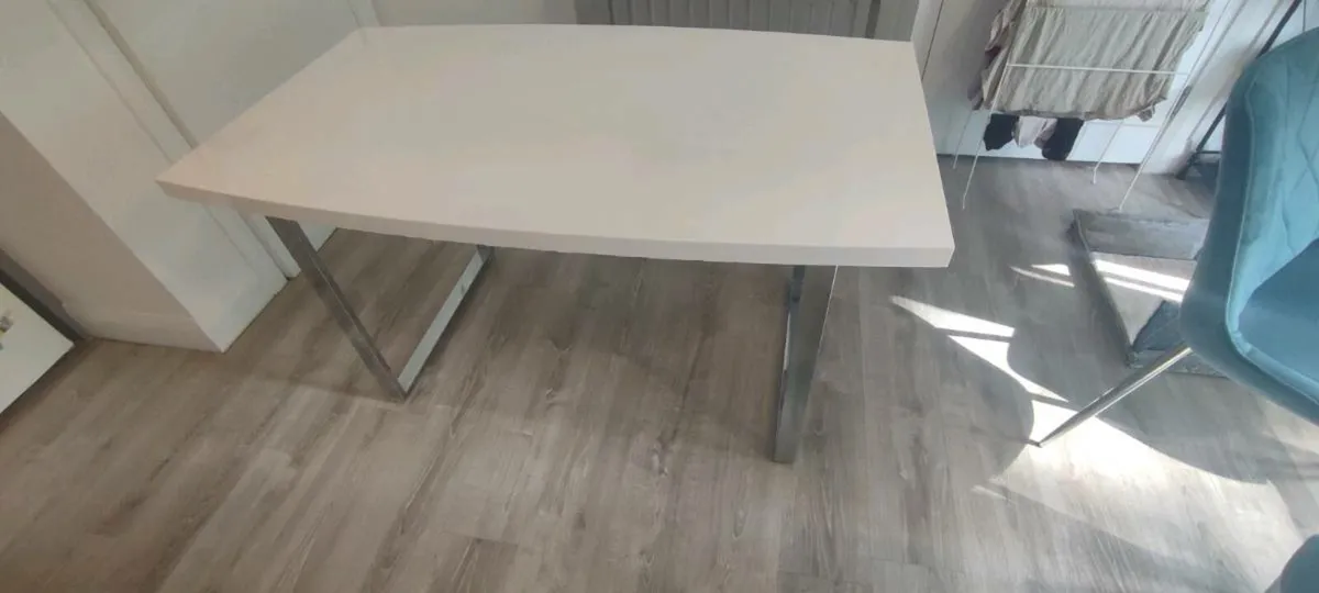 Dining table and chairs - Image 4