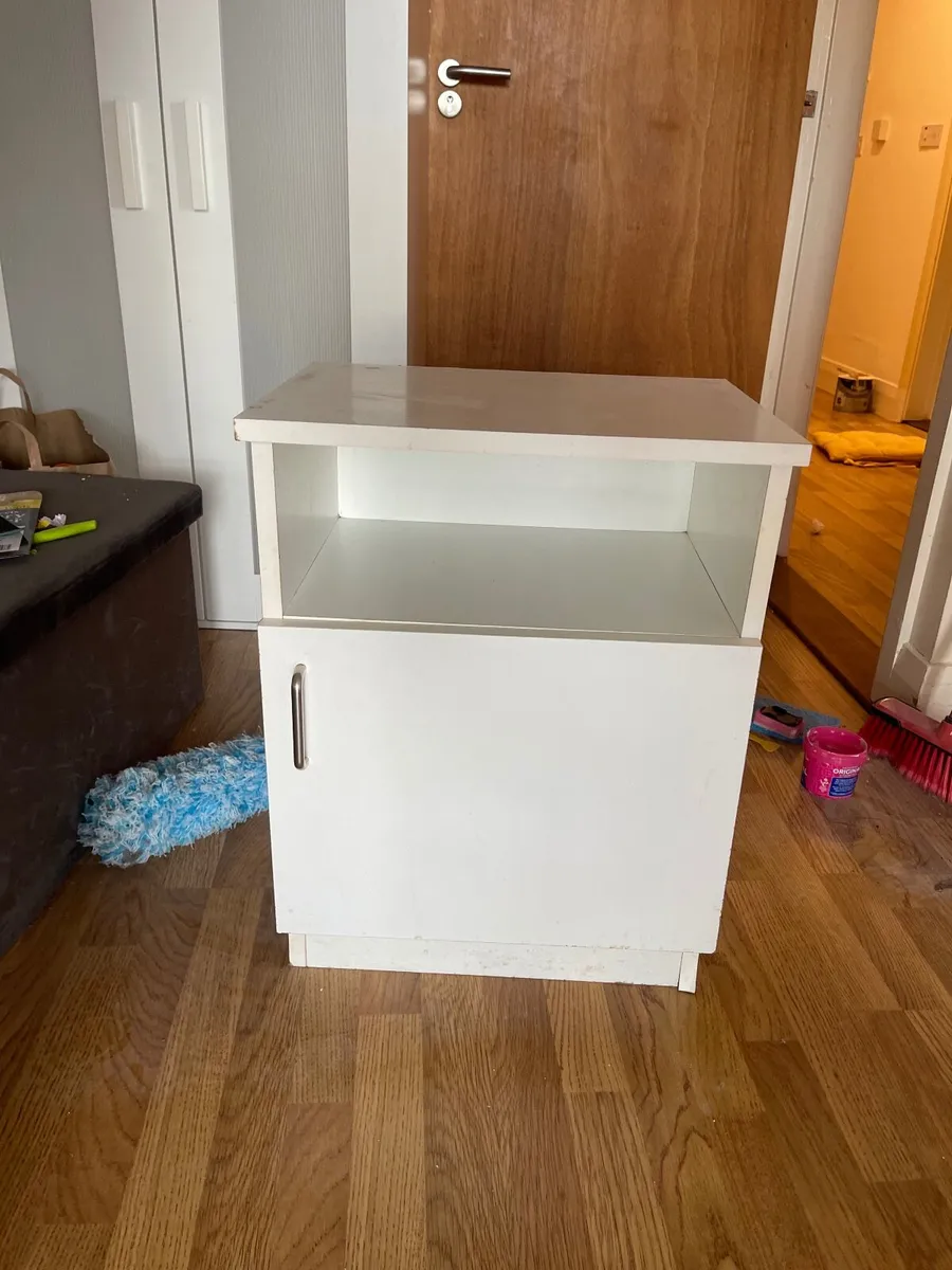 Wardrobe and side locker - Image 1