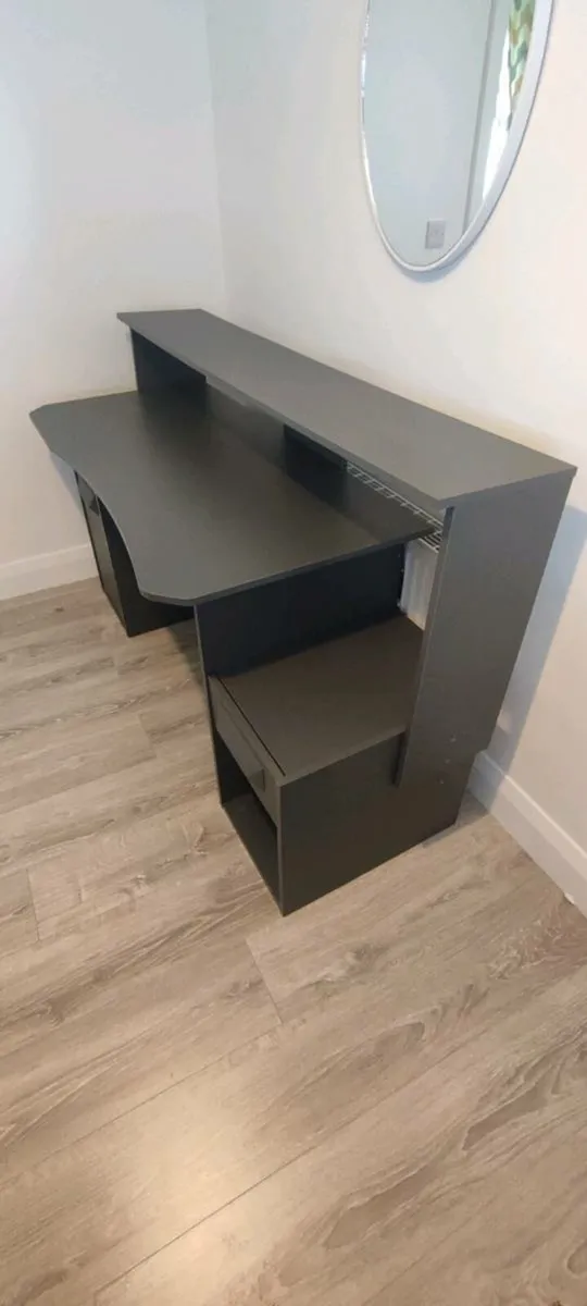 Computer desk - Image 2