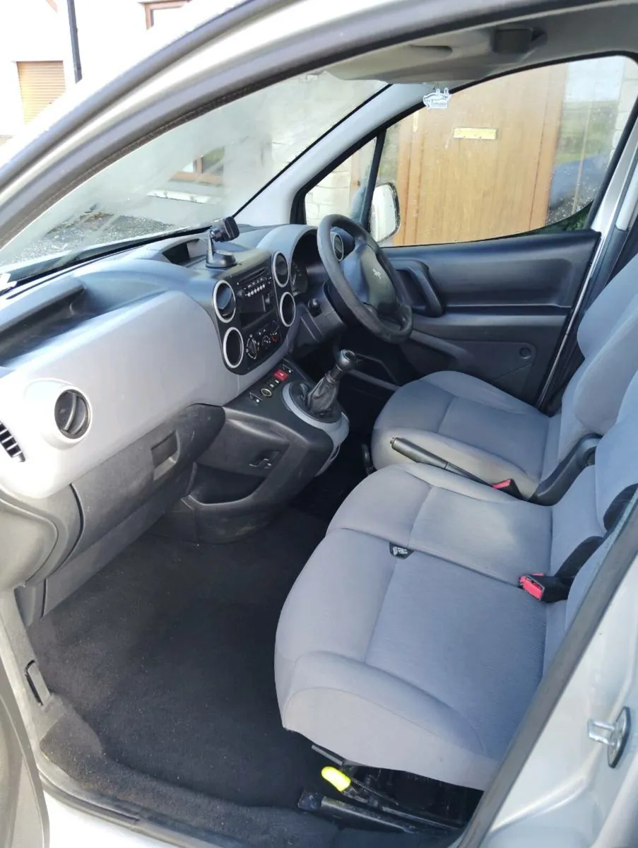 141 Peugeot Partner - Image 4