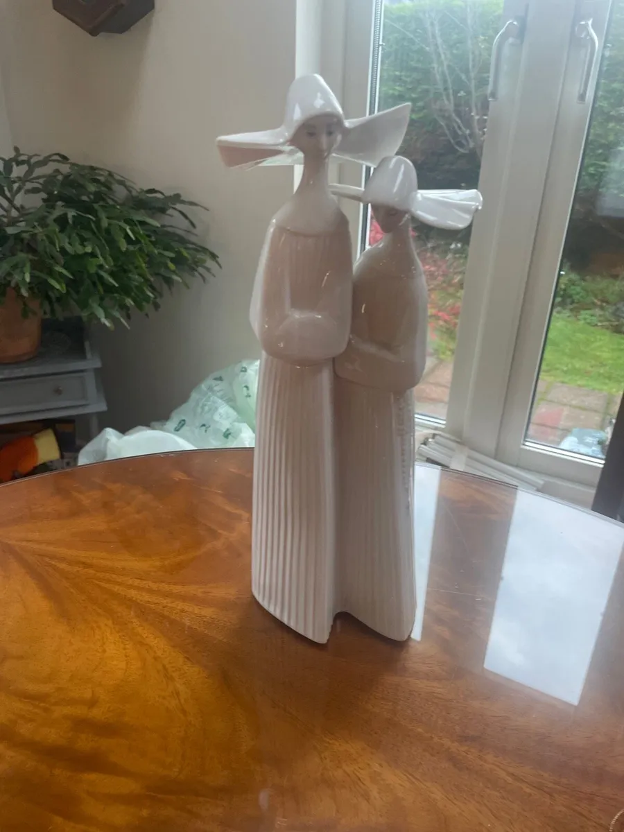 Lladro white nuns vintage porcelain - Image 1