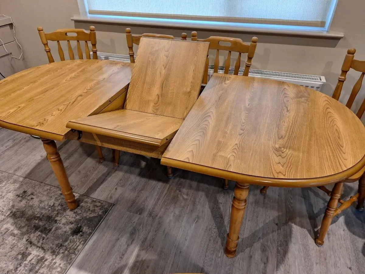 Kitchen table and chairs - Image 2