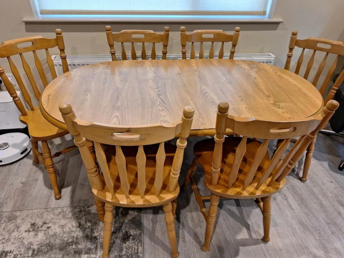 Kitchen table and chairs - Image 4