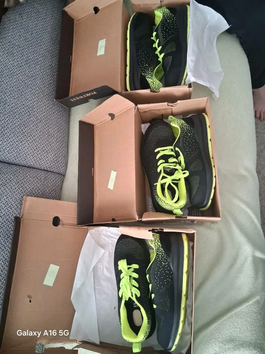 Safety sneakers - Image 1