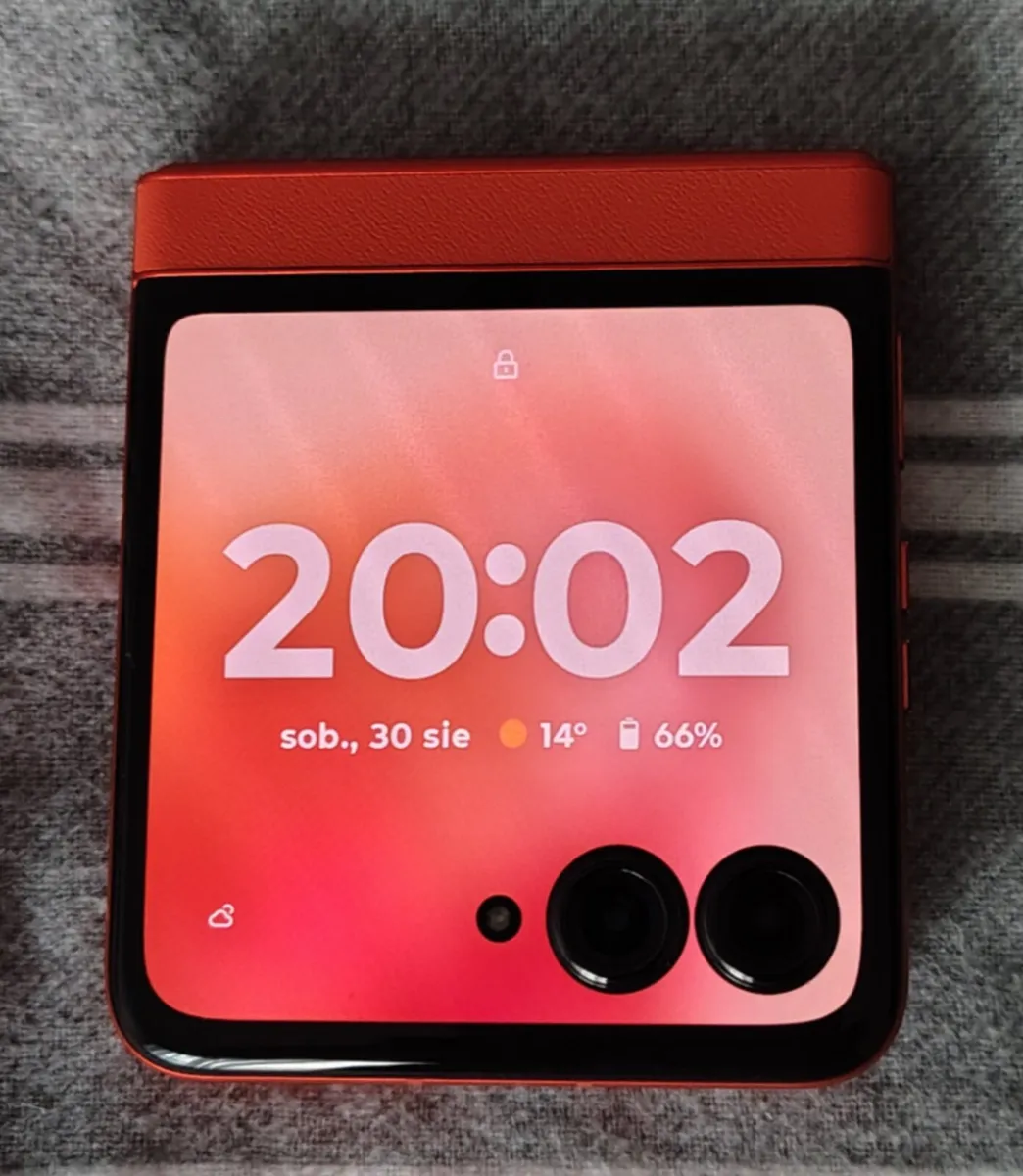 New Motorola RAZR 50 8/256 GB Orange - Image 3