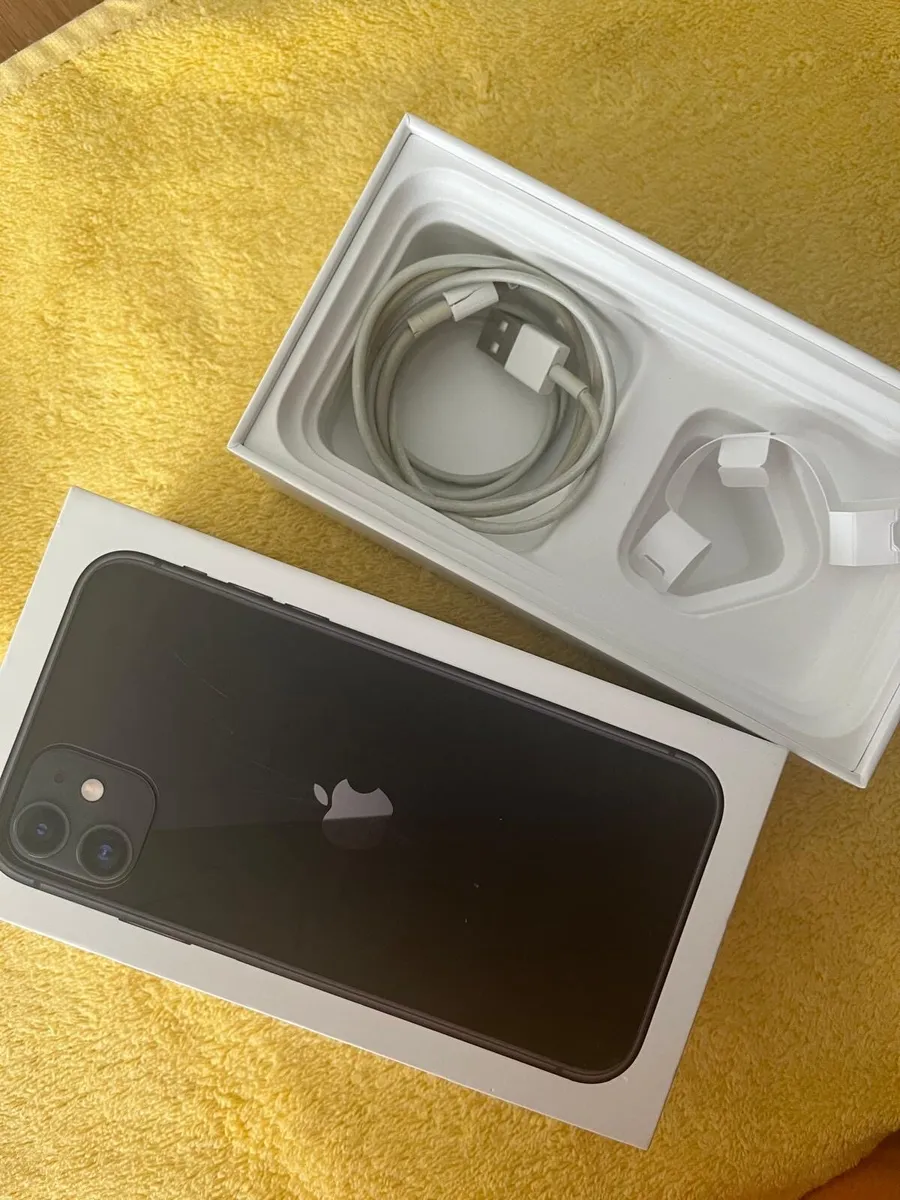 iPhone 11 - Image 2
