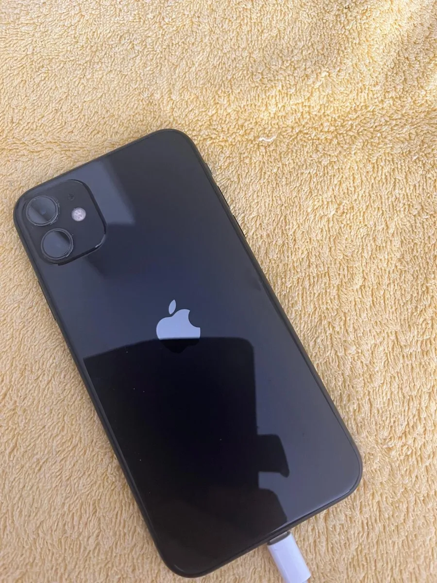iPhone 11 - Image 3
