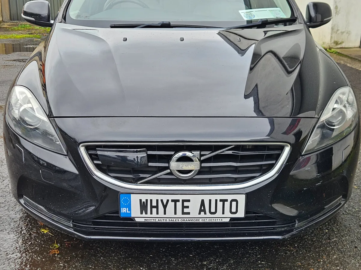 Volvo V40 2013 AUTOMATIC - Image 2