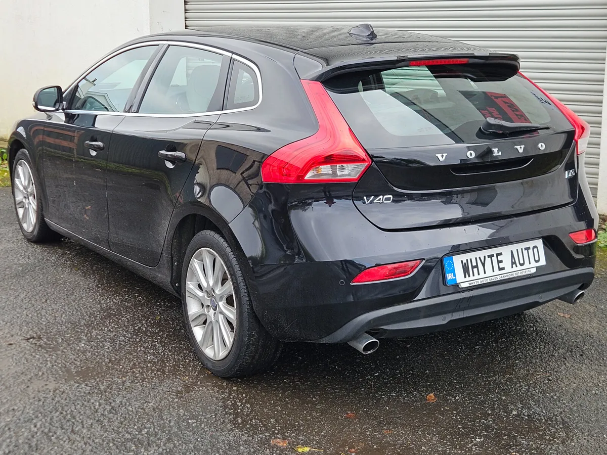 Volvo V40 2013 AUTOMATIC - Image 4