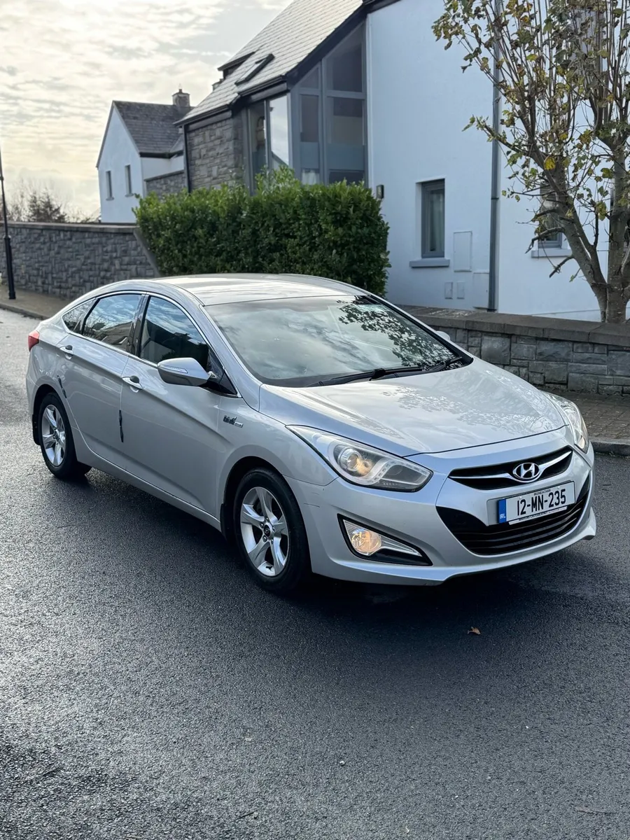 Hyundai i40 2012 Executive NCT 04/2026 - Image 1