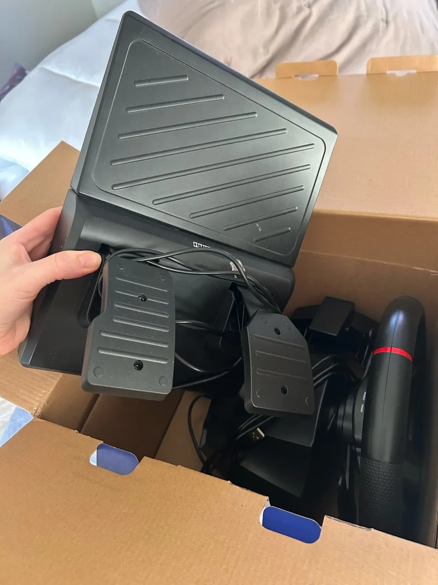 PlayStation racing wheel and pedal - Image 3