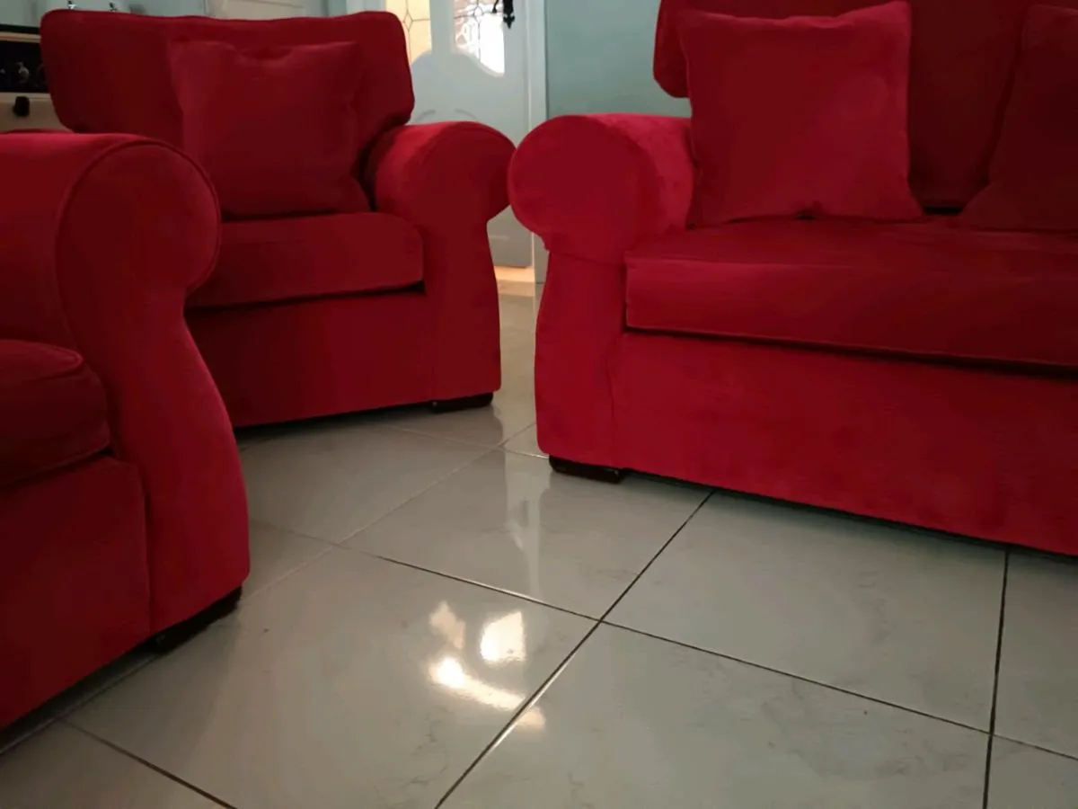 Beautiful sofa set - Image 4