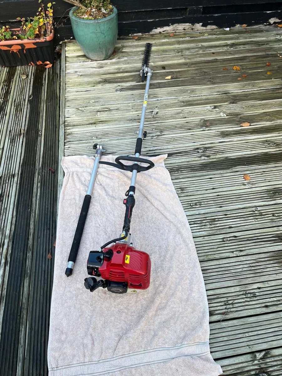 Long reach hedge cutter - Image 2