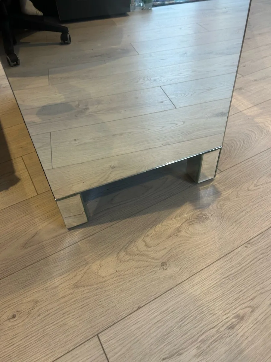 Chest of drawers - Image 2