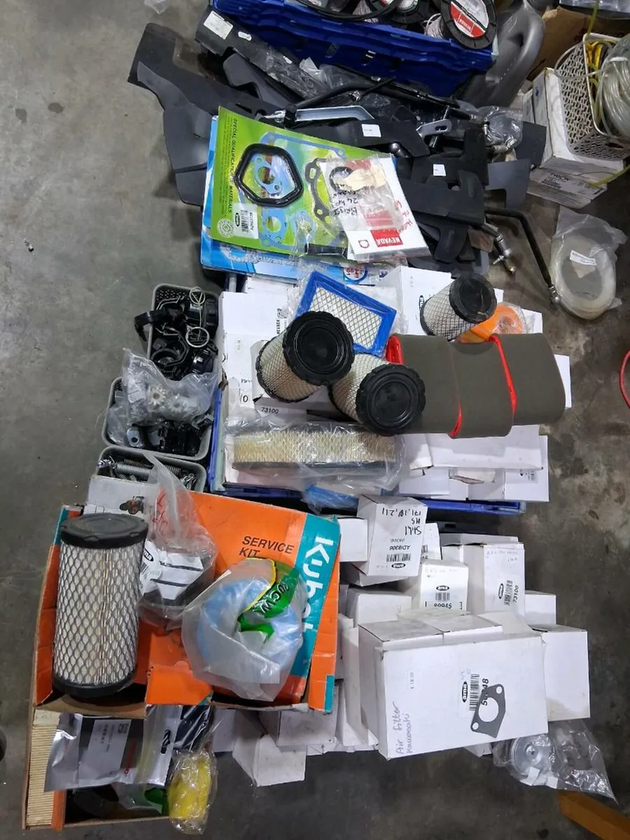 Lawnmower spares, new. - Image 1