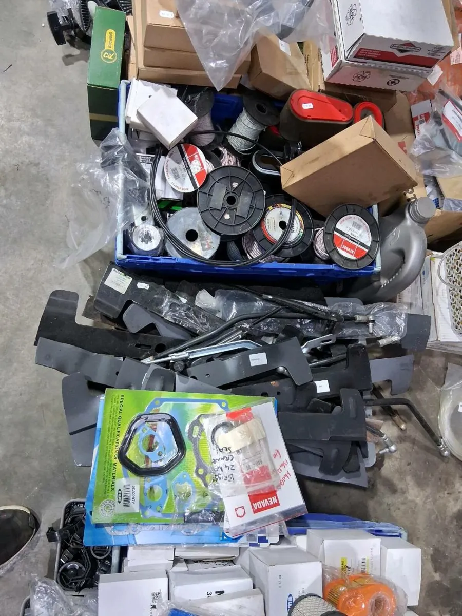 Lawnmower spares, new. - Image 2