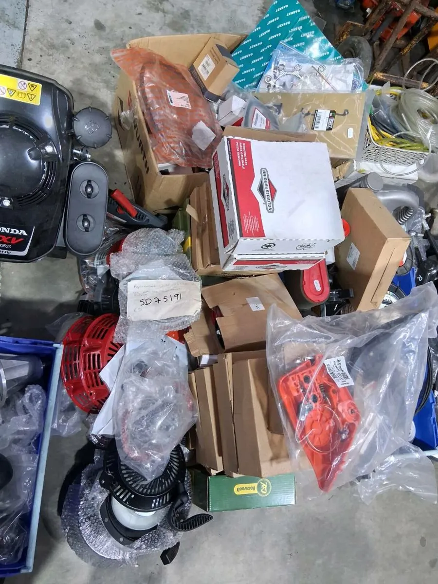 Lawnmower spares, new. - Image 3