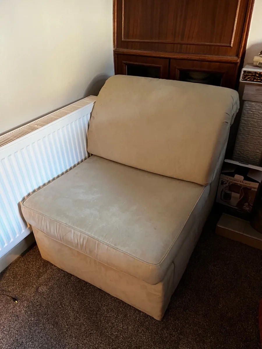 Chair / Bed - Image 1
