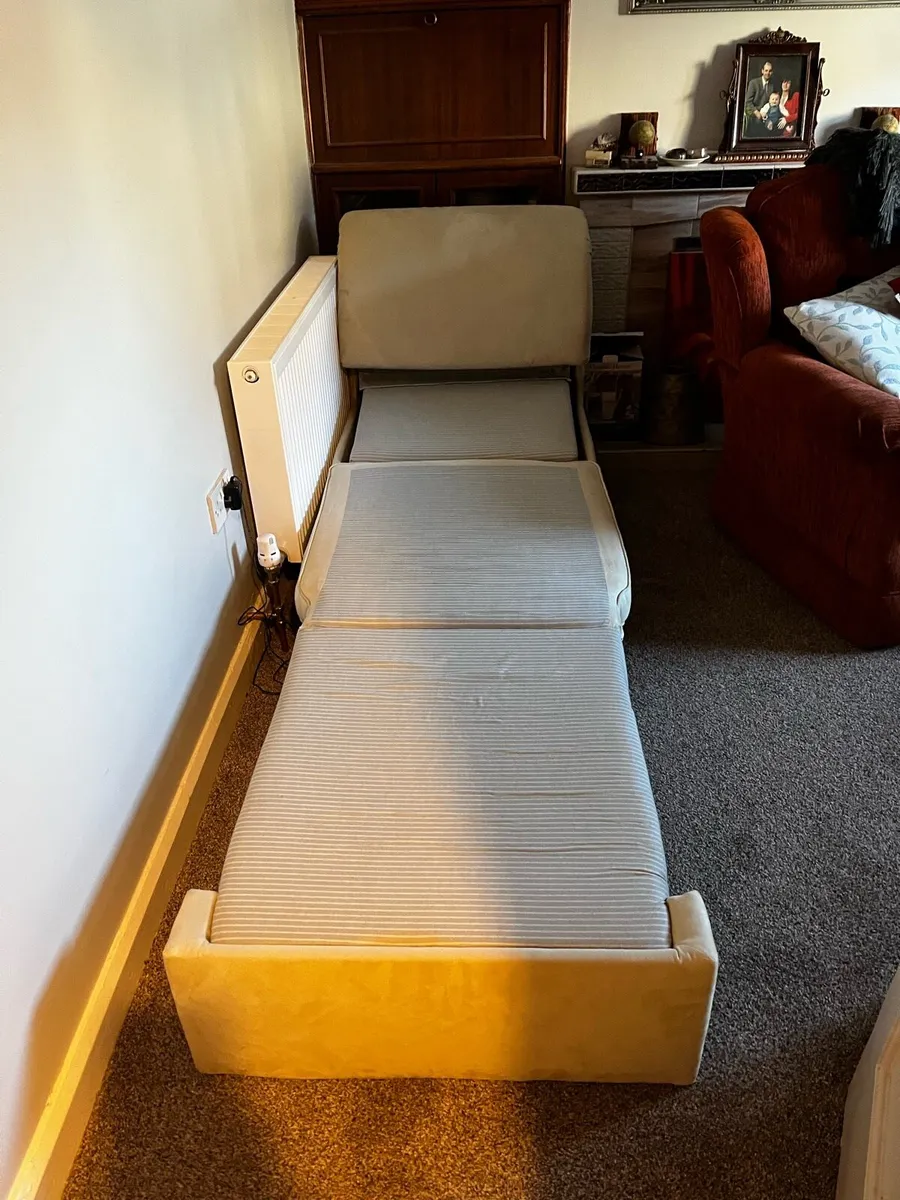 Chair / Bed - Image 2