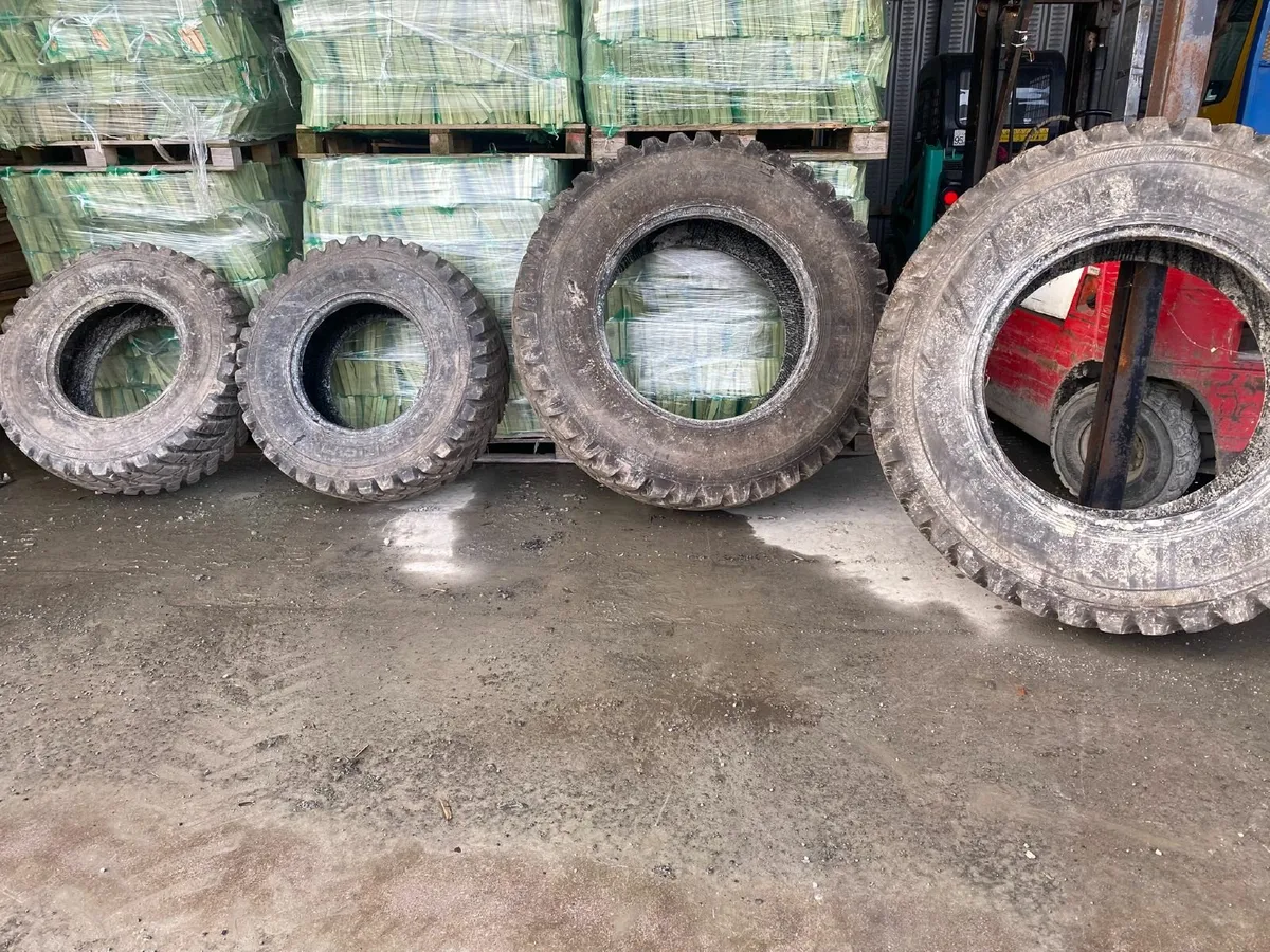 New Holland  2008 Road tyres - Image 1