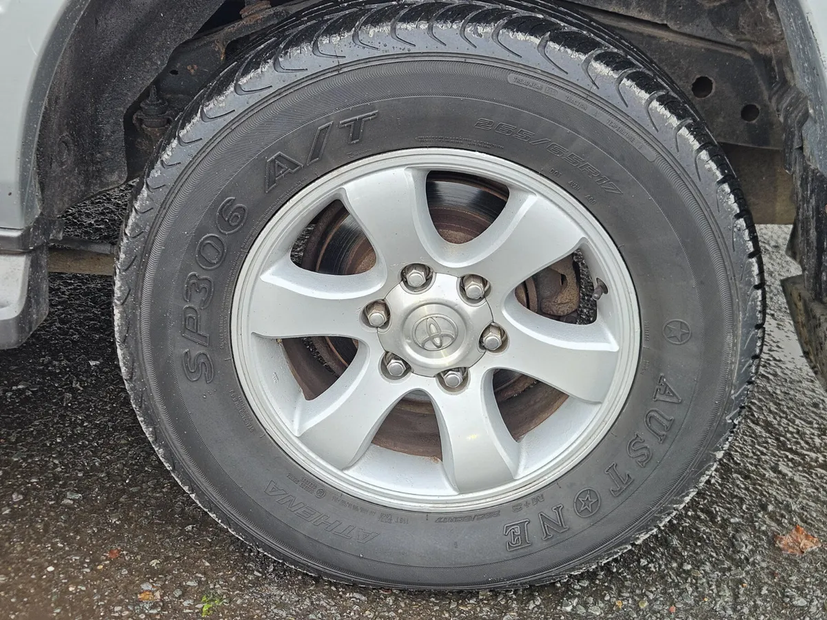 Toyota Land Cruiser 2007 swb - Image 4