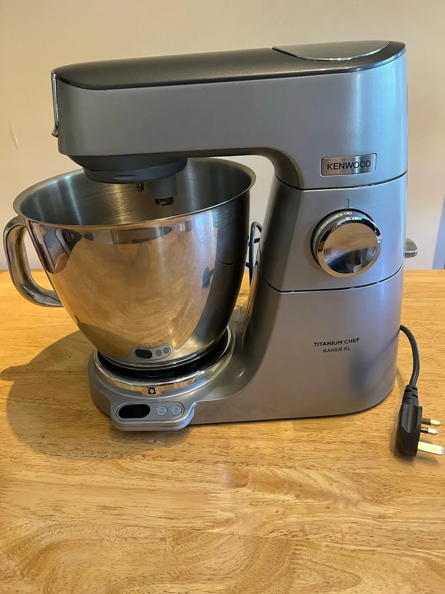 Kenwood Titanium Chef Baker XL and attachments - Image 1