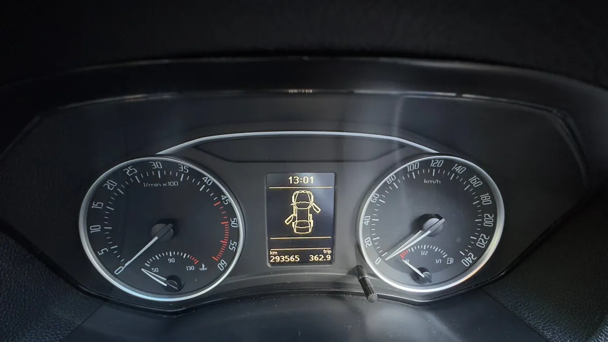 Skoda Octavia 2010 - Image 4