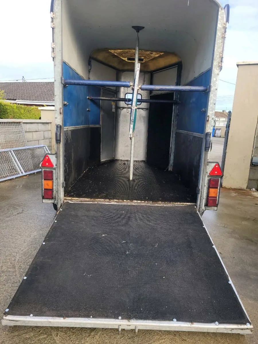 Ifor Williams 505 horse box with aluminium floor - Image 3